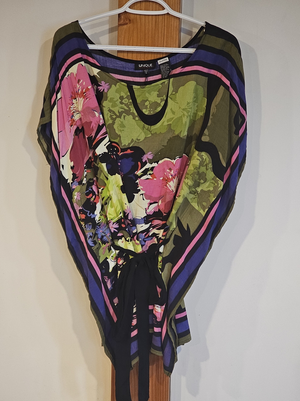 UNIQUE multicolor floral tie-waist blouse - Green & Pink